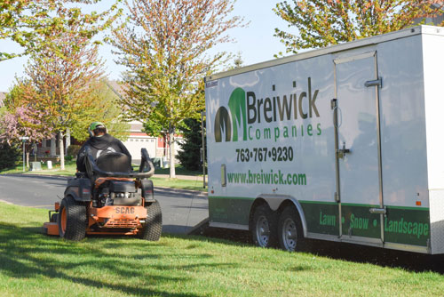 breiwick lawn care 2
